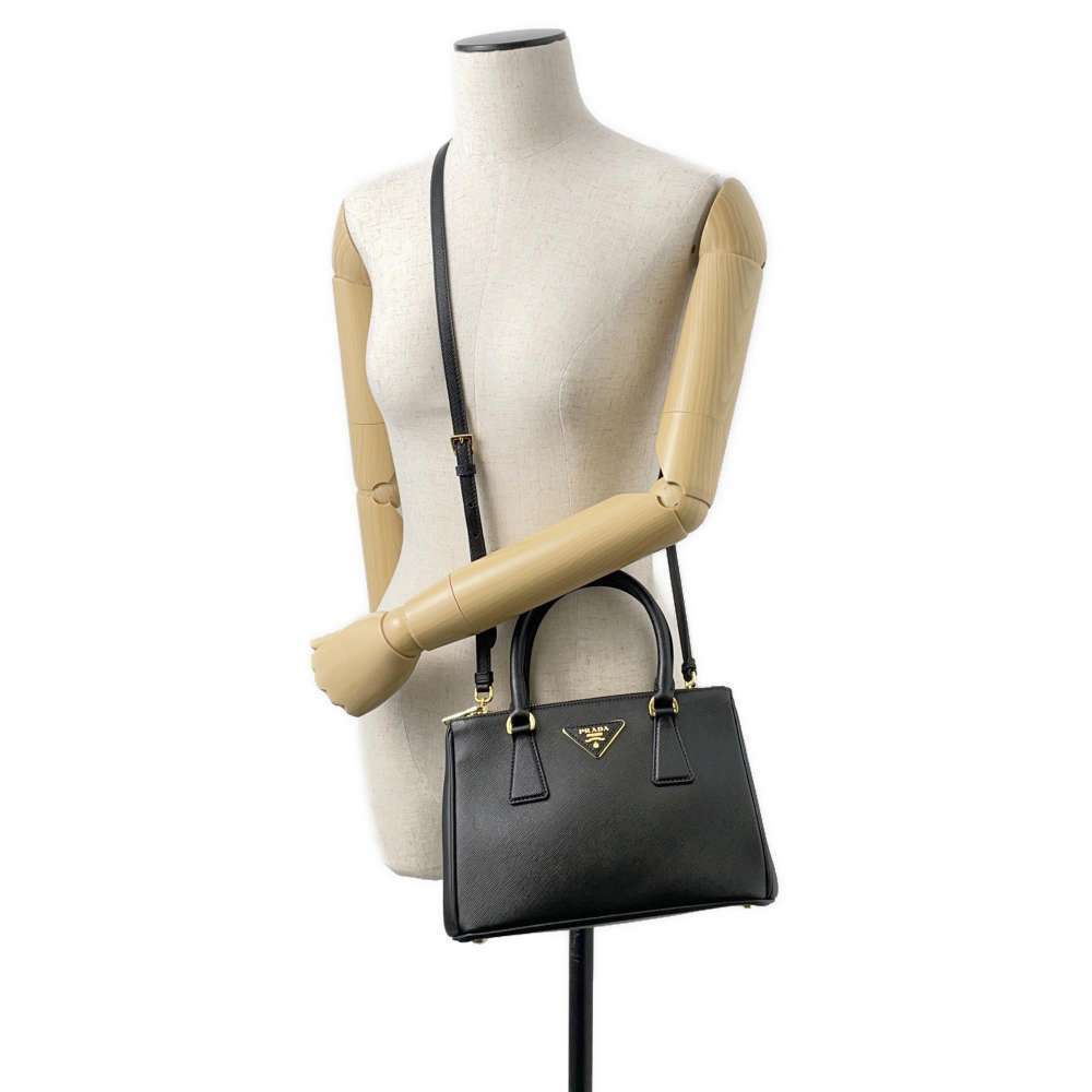 Prada handbag Saffiano leather black bag - Picture 5 of 12